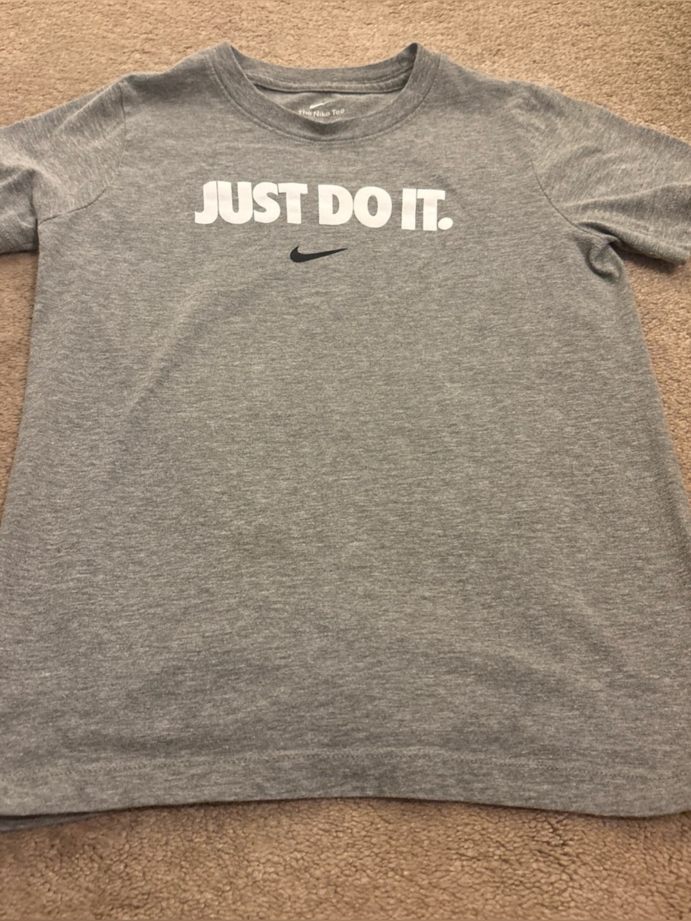 kids nike t shirt Size Small Gray Swoosh Logo - Just Do It.